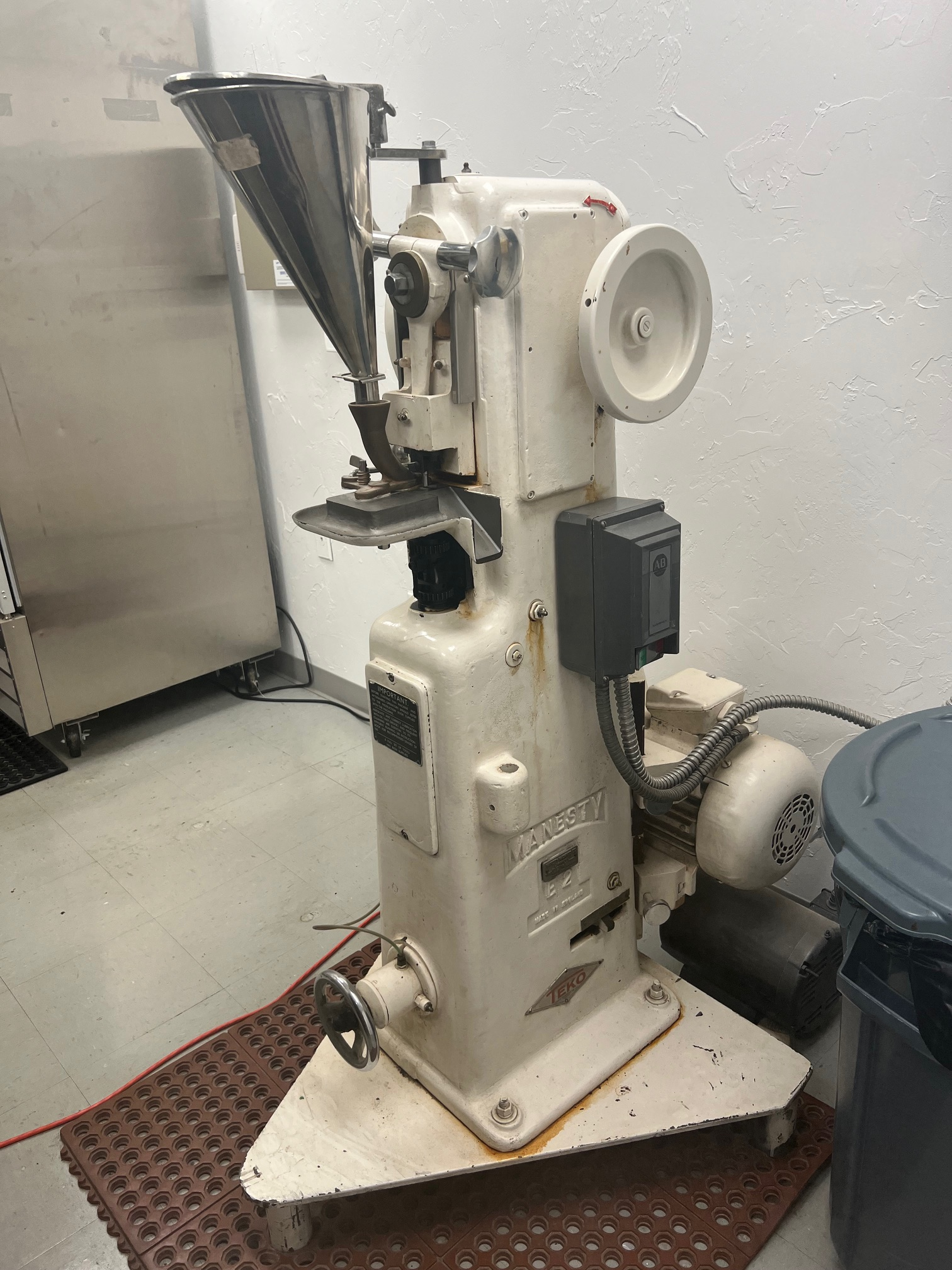 Manesty E2 Single Punch Refurbished